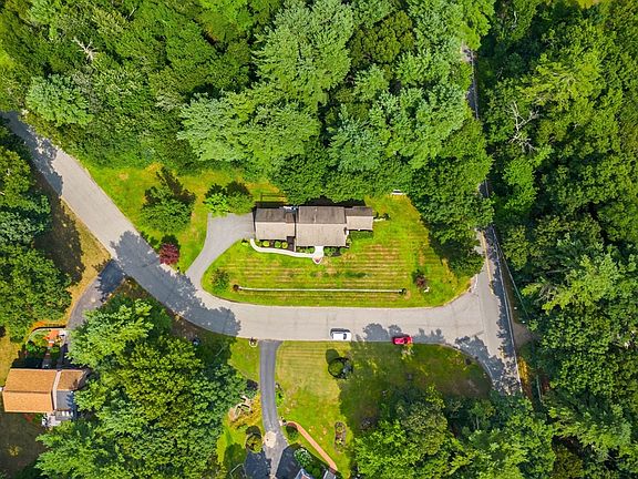 3rd image of 7 Duncan Dr