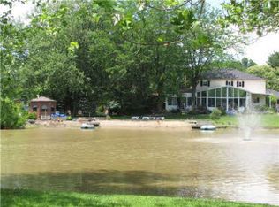 18 W Lake Rd SW, Etna, OH 43068