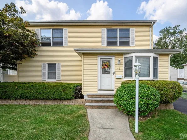 13 Fayette St, Edison, NJ 08817
