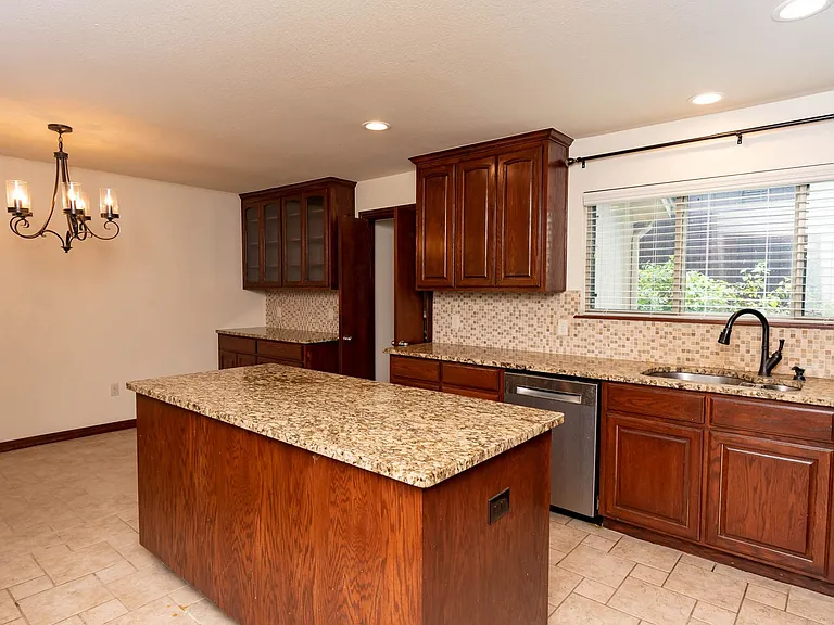 8818 S 69th East Ave — Photo 11
