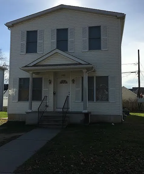 108 Poplar Ave — Photo 1