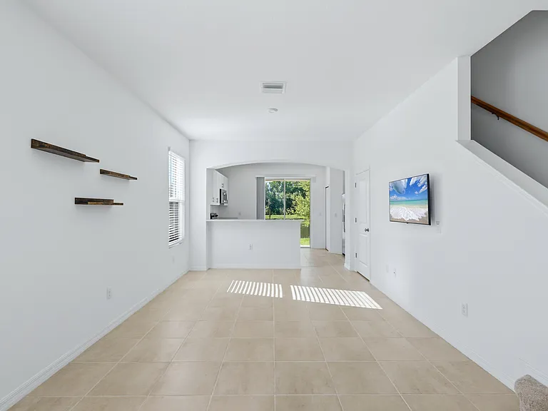 6135 Fairmont Ln — Photo 5