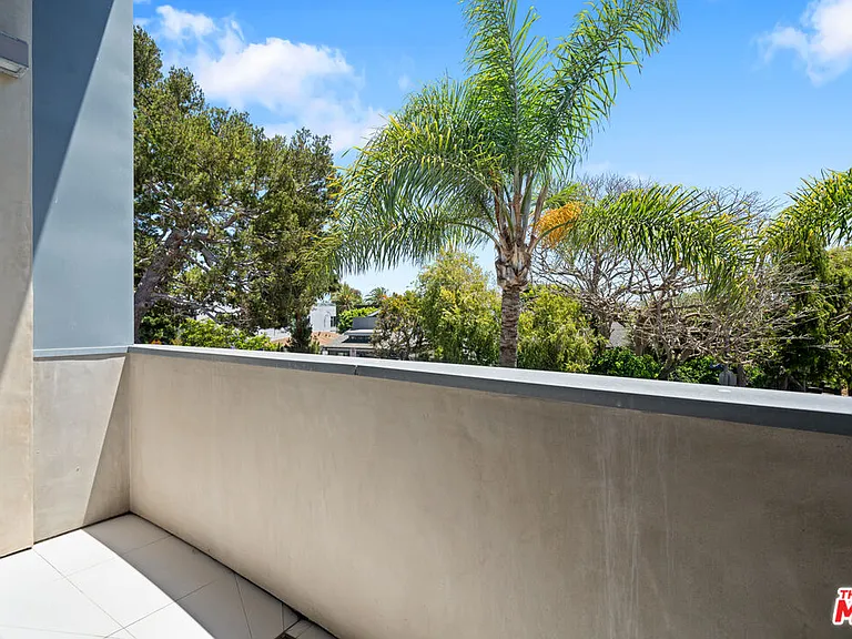 1217 Cabrillo Ave — Photo 30