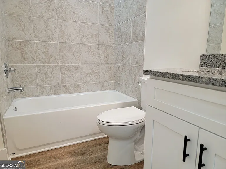 1351 Brewster St #3 — Photo 11