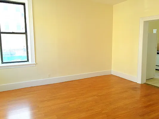 Rented by Rapid Realty Cobble Hill | media 30