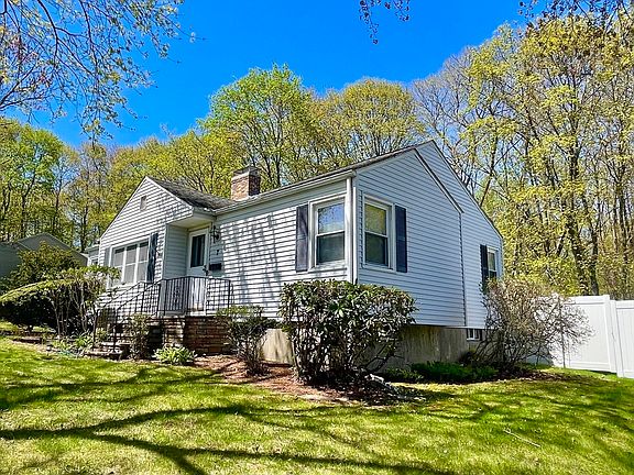 4th image of 7 Woodway Dr