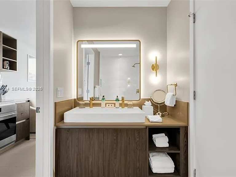 601 NE 1st Avenue 4814 #LPH — Photo 13