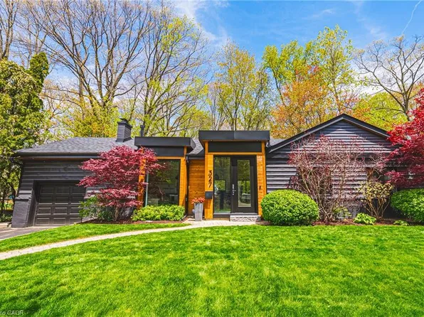 327 Goodram Dr, Burlington, ON L7L 2J9