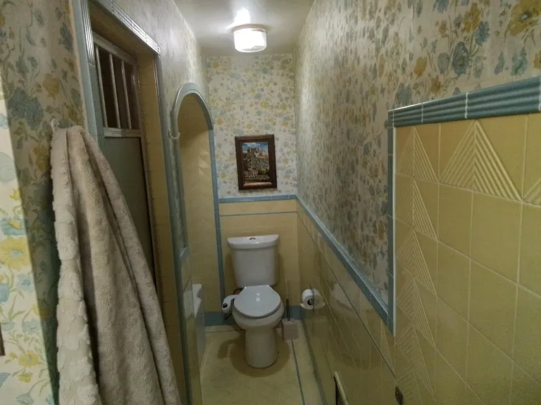2580 N Monaco Pkwy #1 — Photo 10