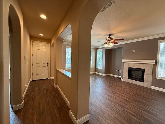 3rd image of 1899 Dawnelle Way