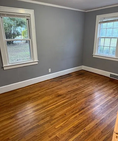 540 Grove Rd — Photo 6