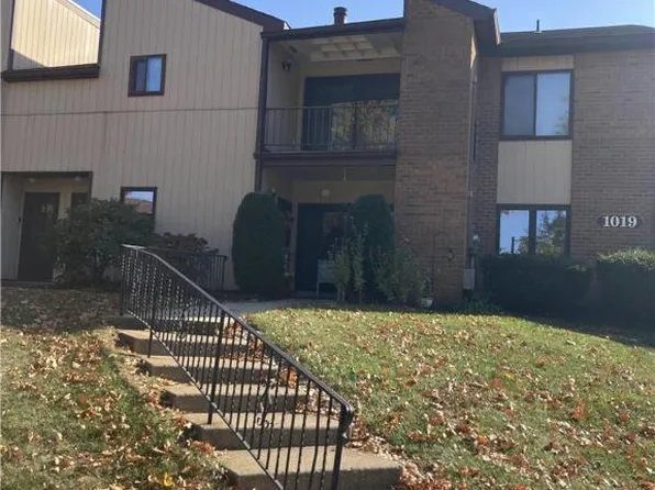 1019 Village Round APT E, Allentown, PA 18106