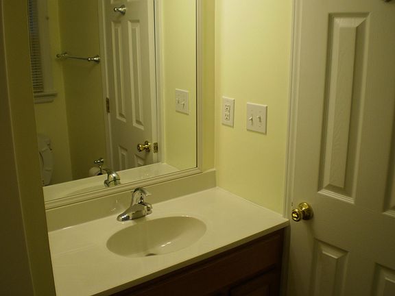 4th image of 9118 Highland Park Dr