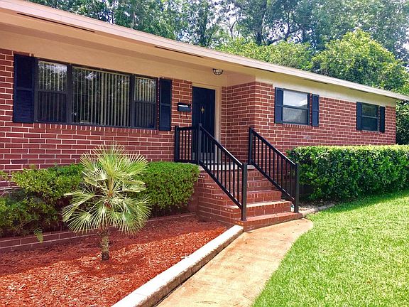 2nd image of 2824 Emily Ln