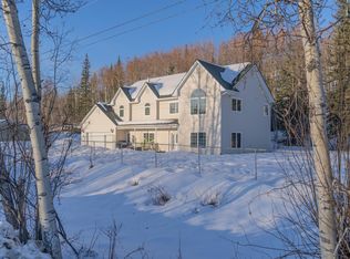 790 Lakloey Dr, North Pole, AK 99705