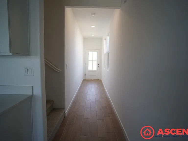 3316 Laurel Hill Ln — Photo 10