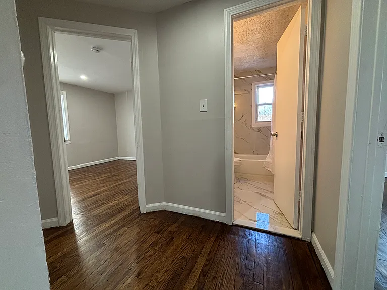 210 Burwell St #F6 — Photo 6