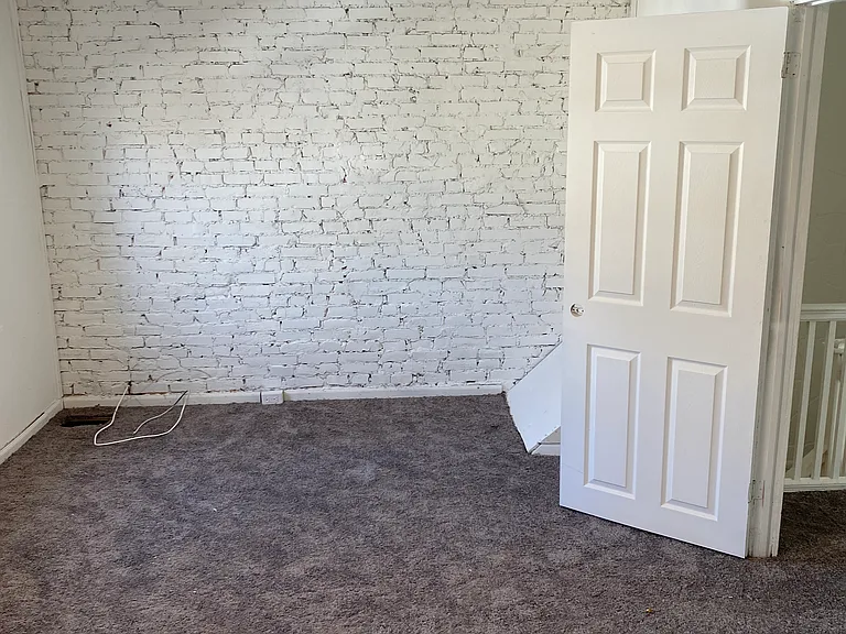 1008 Terrill St — Photo 9