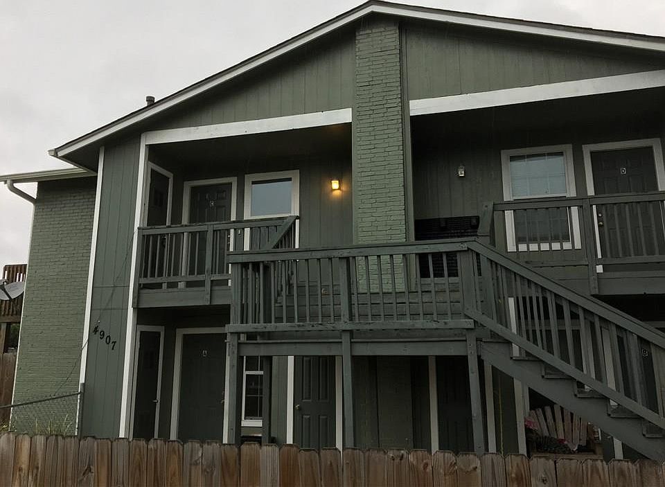 1st image of 4907 Merritt Dr Unit C