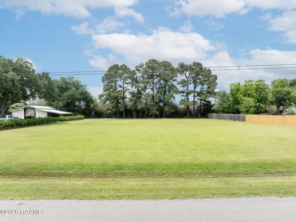 1114 Briar Patch Rd, Broussard, LA 70518