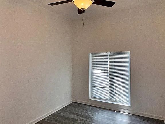 2nd image of 503 N Lakewood Ave Room 4
