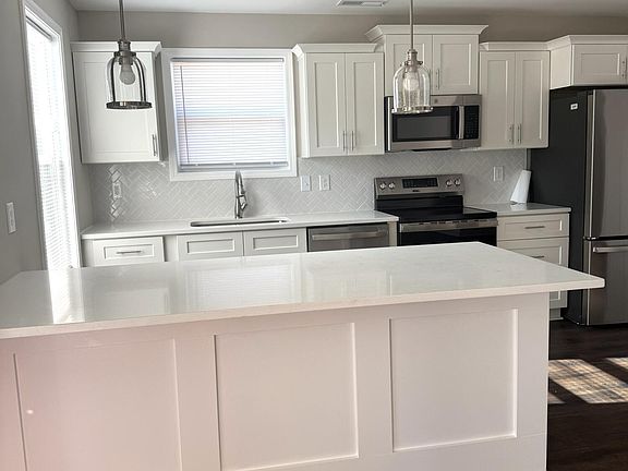 3rd image of 2711 Hillmon Grove Rd