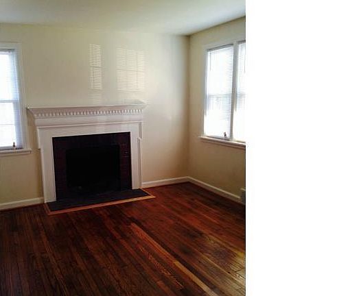 3rd image of 3400 W Franklin St