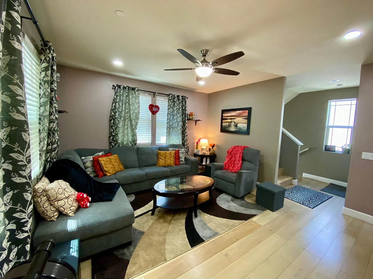 3 bed, 2.5 bath, 1653 sqft, $4,350 — Photo 4