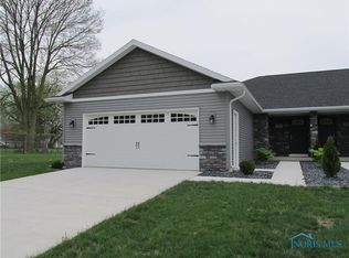 725 Clairmont Ave, Napoleon, OH 43545