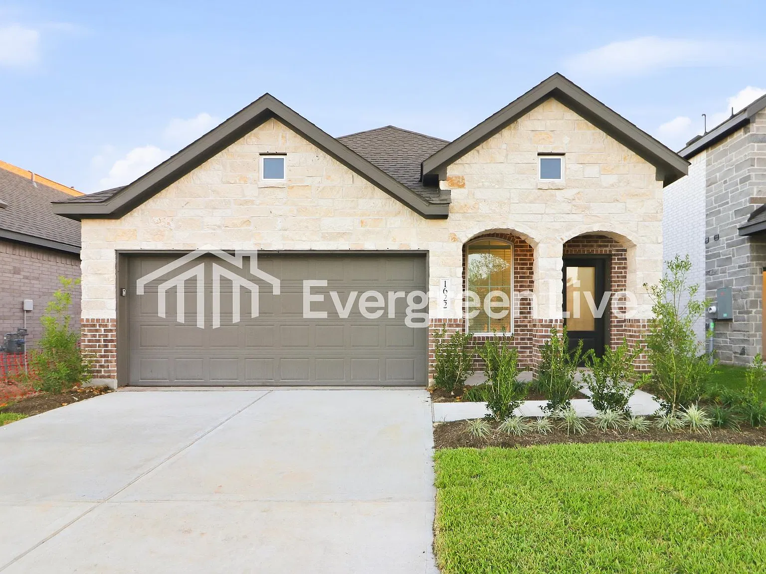 4 bed, 3.0 bath, 1875 sqft, $2,040 — Photo 1