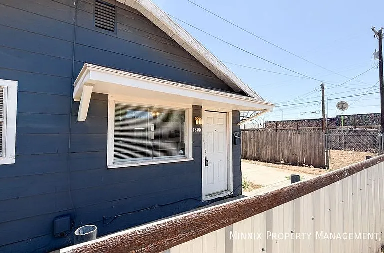 1805 Avenue V — Photo 15