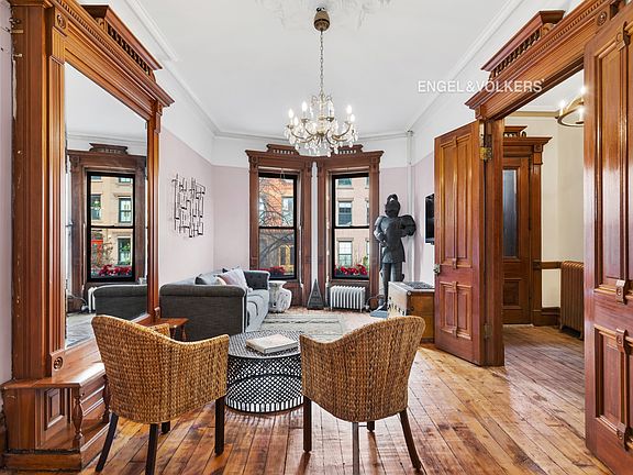 2nd image of 30 Saint Johns Pl