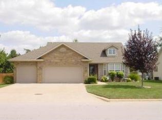 318 Jasmine Dr, Republic, MO 65738