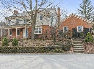 1008 Landing Rd, Naperville, IL 60540