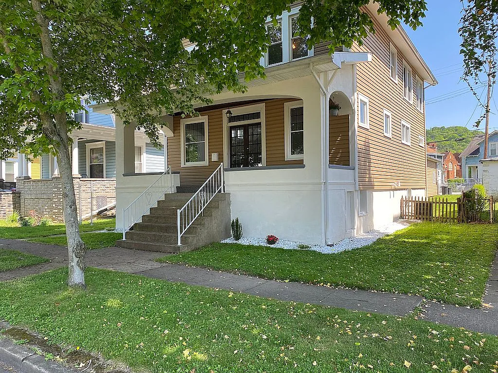 13 Byrd Ave photo 1