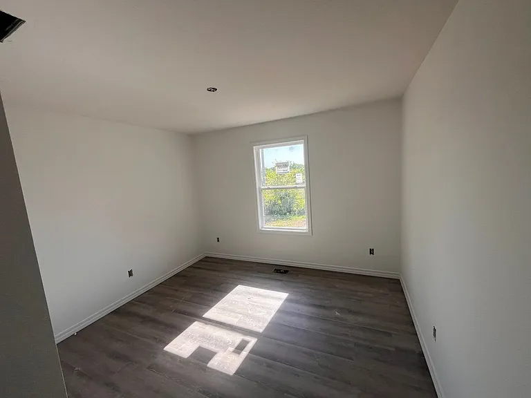 926 S Pindall Ln — Photo 16