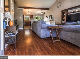 25 Timber Dr, Barrington, NJ 08007