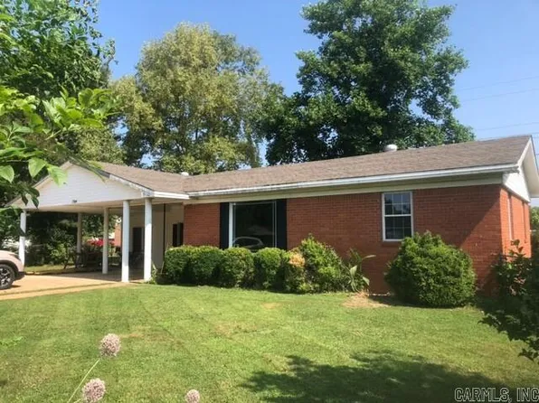 704 Circle Dr, Walnut Ridge, AR 72476