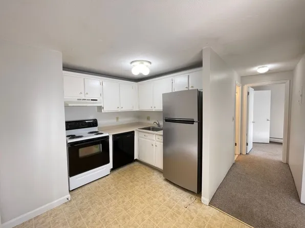 80 English Village Rd #L-301, Manchester, NH 03102