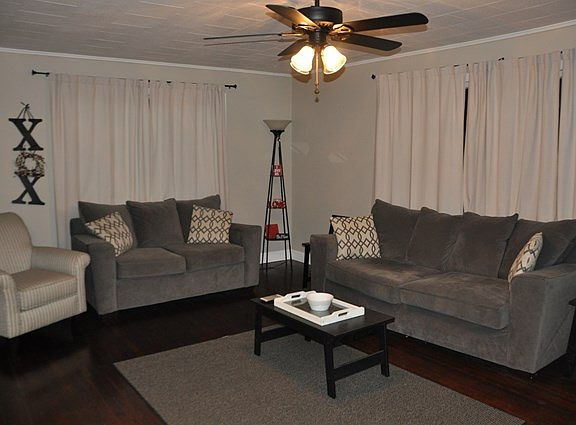 4th image of 111 Dixon Ave