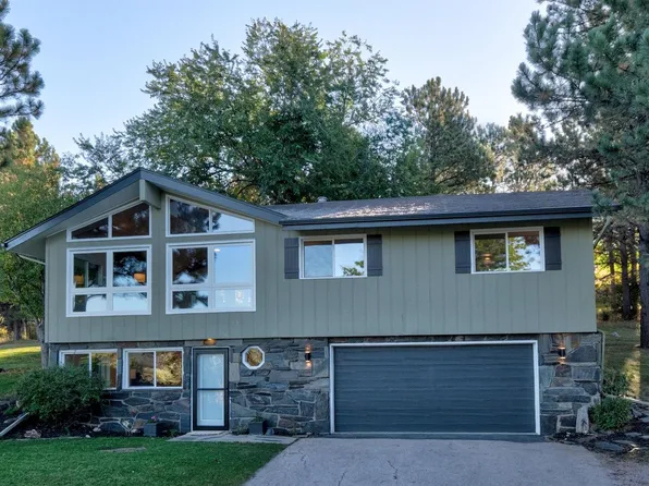 4237 Foothill Dr, Rapid City, SD 57702