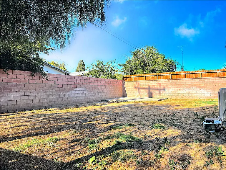 815 W Avenue H7 — Photo 40
