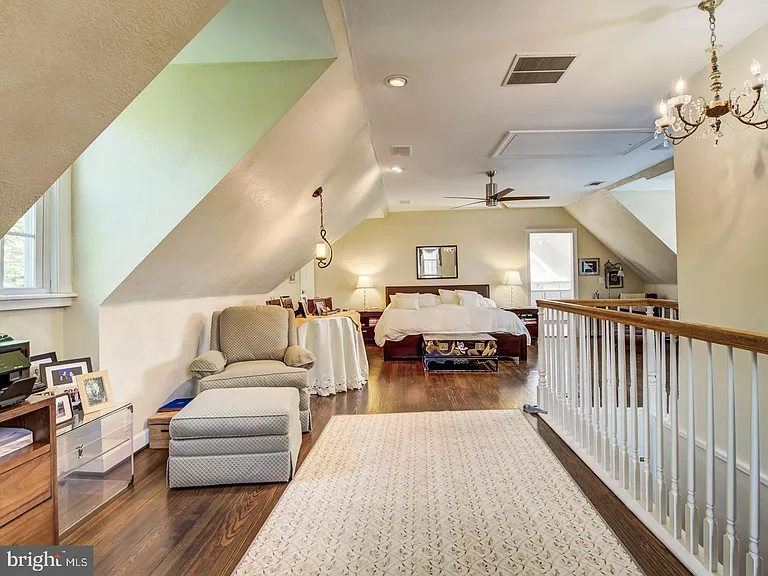 3808 Cathedral Ave NW — Photo 53