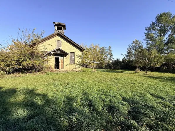 1690 Jay ROAD, Belgium, WI 53004