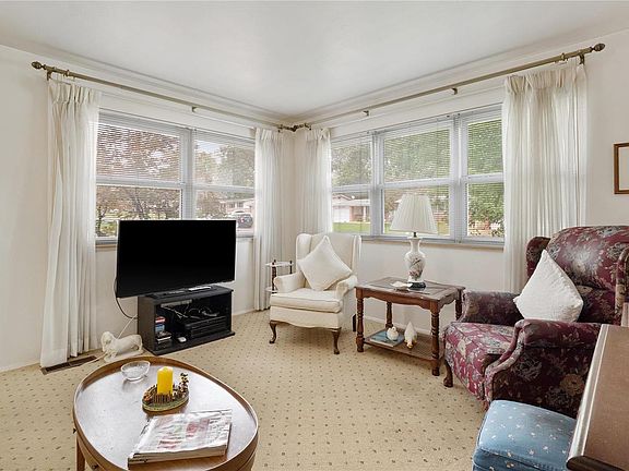 4th image of 1595 Bay Meadows Dr