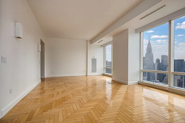 Rented by Luxury Property Group | media 8