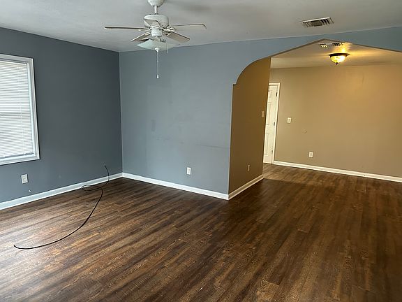 2nd image of 104 E Slattery Blvd