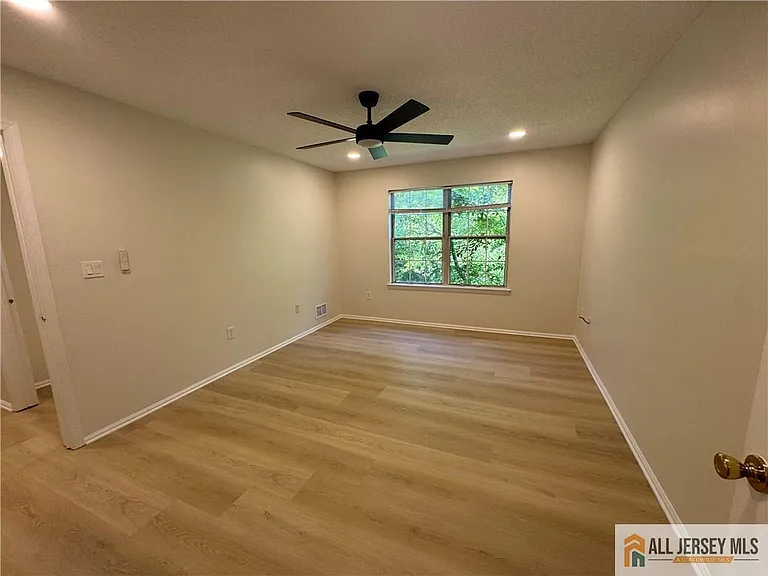 7 Sheffield Ct — Photo 13
