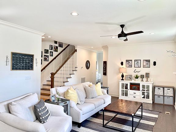 5th image of 9410 Silver Stone Ln