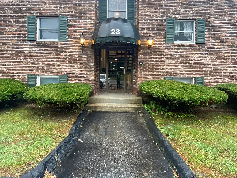 23 Glenwood Ave #14 — Photo 5